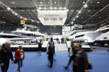 Mit mehr als 1.500 Ausstellern aus 68 Nationen auf 220.000 Quadratmetern in den Hallen 1 bis 17 ist die boot Düsseldorf vom 20. bis 28. Januar 2024 die größte Yacht- und Wassersportmesse der Welt. Sowohl Segler als auch Motorbootfahrer finden hier eine große Vielfalt an Booten, Jollen, Superboats oder Luxusyachten. Die beliebten Wassersportarten Tauchen, Surfen, Kitesurfen, Stand Up Paddling, Skimboarden oder Kanu fahren gibt es auf der boot in allen Facetten und mit dem entsprechenden Equipment. Attraktive Bühnenprogramme mit den Stars der Szene, aktuelle Trends und ein hochkarätiger Mix aus Workshops und Mitmachaktionen, sowohl für den Freizeitsportler als auch für Experten, machen die Messe weltweit einzigartig. Doch auch der Meeresschutz und innovative, nachhaltige Technologien stehen auf der boot 2024 im Fokus. In Zusammenarbeit mit der European Boating Industry (EBI) bietet das blue innovation dock ein einzigartiges Dialogformat mit politischer, wirtschaftlicher, technologischer und medialer Expertise in der Halle 10. Außerdem werden wieder zwei Leuchttürme für den Schutz der Ozeane an Bord sein. Der prestigeträchtige "ocean tribute" Award mit den Partnern Fürst Albert II. Stiftung und Deutsche Meeresstiftung sowie die "love your ocean"-Kampagne mit ihrem Stand in der Halle 11.Das luxuriöse Highlight der boot präsentiert sich in einer weltweit einzigartigen Präsentationsform und Dichte in der Halle 6. Hier treten die schnittigen Schönheiten der Luxuswerften zum Wettstreit an.With more than 1,500 exhibitors from 68 nations on 220,000 square meters in Halls 1 to 17, boot Düsseldorf from 20 to 28 January 2024 is the world's largest yacht and water sports fair. Both sailors and motor boaters will find a wide variety of boats, dinghies, superboats or luxury yachts. The popular water sports of diving, surfing, kite surfing, stand up paddling, skimboarding or canoeing are available at boot in all facets and with the appropriate equipment. Attractive stage programs with the stars of the scene, the latest trends and a high-caliber mix of workshops and hands-on activities, both for leisure sports enthusiasts and experts, make the fair unique worldwide. But marine conservation and innovative, sustainable technologies are also in focus at boot 2024. In cooperation with the European Boating Industry (EBI), the blue innovation dock will offer a unique dialogue format with political, economic, technological and media expertise in Hall 10. In addition, two lighthouses for ocean protection will again be on board. The prestigious "ocean tribute" award with partners Prince Albert II. Foundation and German Ocean Foundation as well as the "love your ocean" campaign with its stand in Hall 11.“Moored” next door in the exclusive marina of Hall 6 will be the luxury yachts segment presented in a concentrated display format that is unique worldwide.